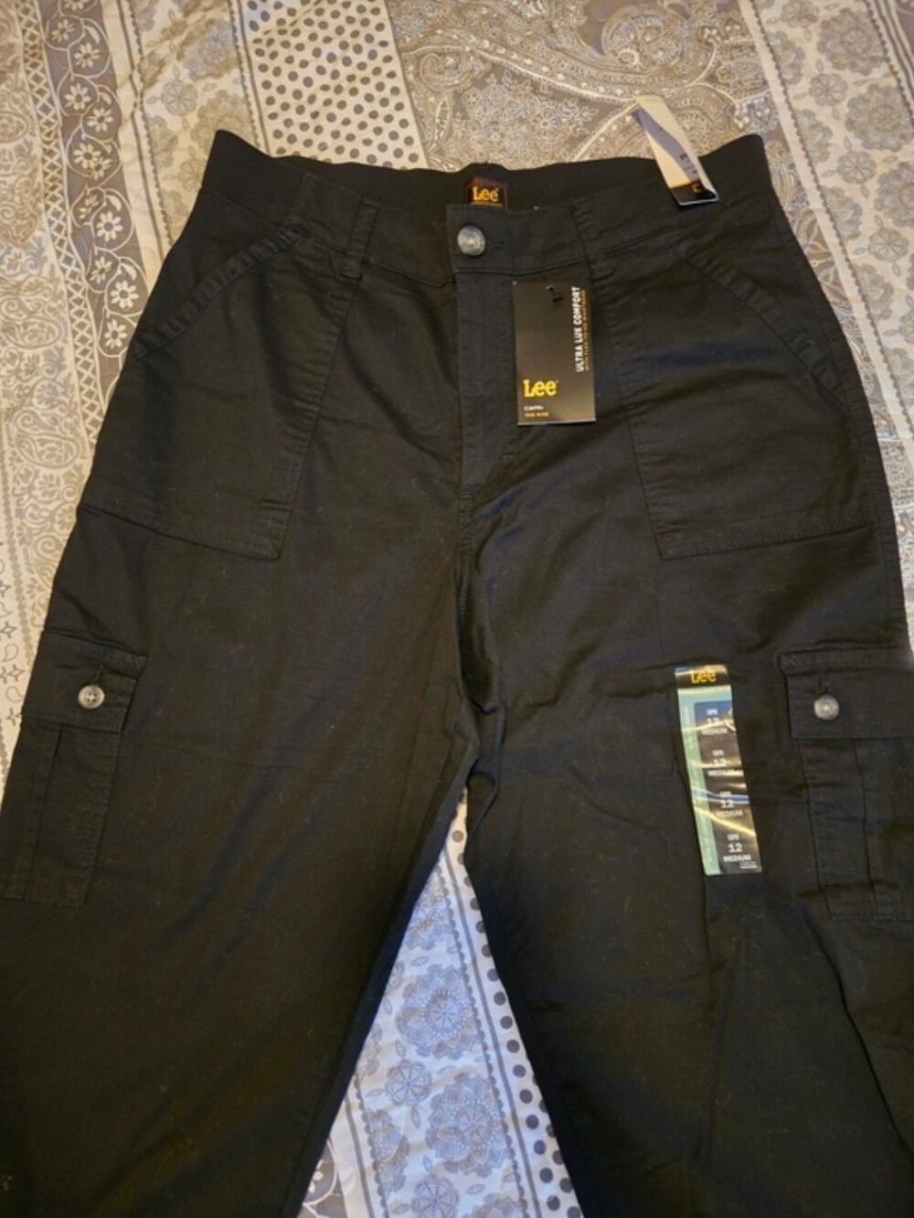 Women's Black Cargo Capri Pants Size 12m